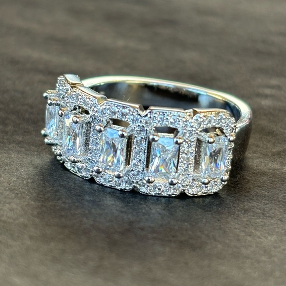 Zircon 925 Silver 5 Stone Band Ring - Picture 10 of 12